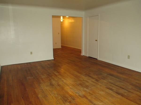 $895 / 2br - 910ft2 - Spacious 2 Bedroom, 1 Bath Apartment in Roselawn (Cincinnati)63172766201091122