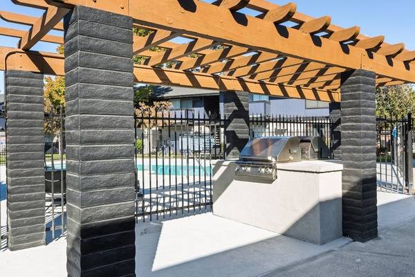 $1,915 / 1br - 592ft2 - Heat, Night Courtesy Patrol, Air Conditioner (pittsburg / antioch)63682851578113122