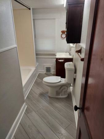 $660 / 5br - Student Housing 5 Br, off Main Street - Near all recently renovated! (Binghamton)64035576956033122