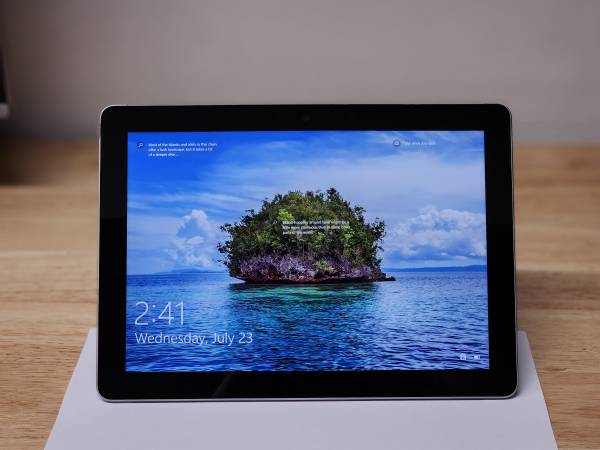 Microsoft Surface: Windows 11 Pro, 5GHz Wi-Fi, Bluetooth