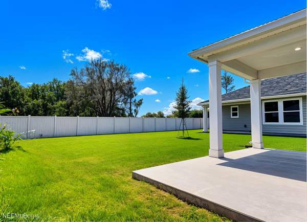 $2650.00 / 3br - 2089ft2 - Modern 2-Story Home with Open Floor Plan & Covered Patio – Middleburg64005271206275121