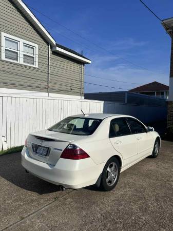 2006 Honda Accord Hybrid SEDAN 4DR 3.0L V6 - $3,999 (Norfolk)63621686141825123