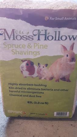 New bag of Moss Hollow spruce and pine bedding 1