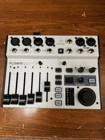 Behringer Flow8 Mixer and Audio Interface 1