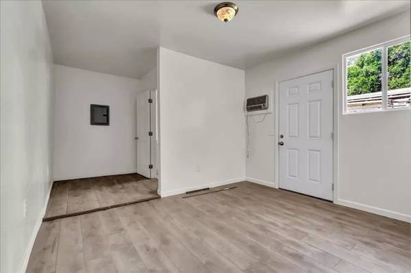 $995.00 / 1br - 320ft2 - 1 Habitación 1 Baño Recién remodelado63809838373121122