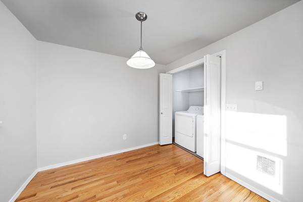 $2,395 / 3br - 2160ft2 - The Willows 3 bedroom 2.5 bath Townhome! (13515 SE Holgate Blvd Portland)63831327614339124