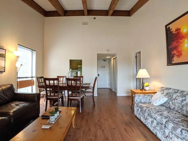 $1,850 / 2br - 1320ft2 - 2 Bedroom 2 Bath Cedar Lodge Condo for WINTER RENTAL Oct 3rd - May 31 (Laconia)63656278172417121