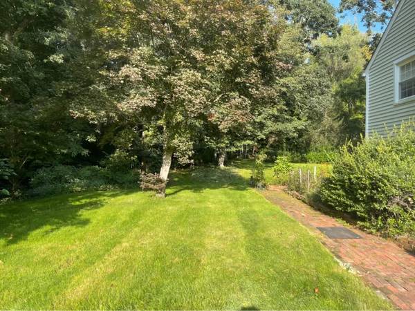 $900.00 / 1br - Cozy 1 Bedroom in Wallingford - $900/month - Available 10/6/202564010164763395122