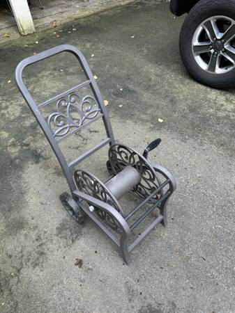 Suncast Portable Hose Cart 1