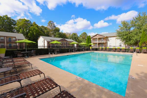 $1,199 / 3br - 1100ft2 - Savings on Spacious Three Bedroom for Immediate Move In (Burlington)64027444014977124