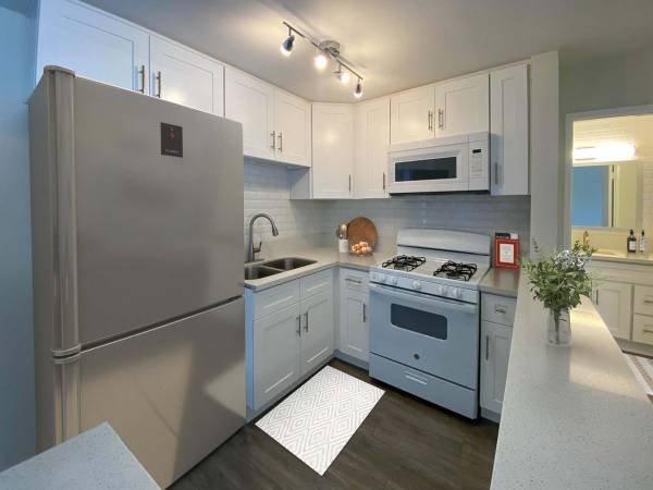 $2,080 / 1br - 700ft2 - One Bathroom On Bedroom Unit With Move-In Special On Select Units (Encino)63701223149443120