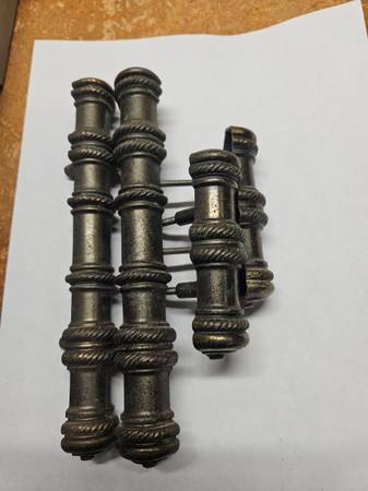 Cabinet hardware pulls/handles 1