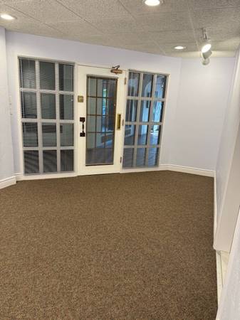$675 / 420ft2 - Attractive, sound resistant suite at Pine Street School Plaza (Redding)63972529917315123