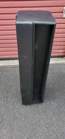 CD / DVD Tower 1