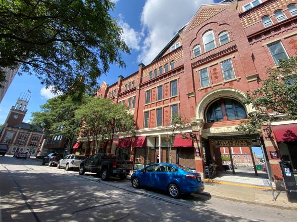 $1,399 / 460ft2 - LOOK-  STUDIO at the Opera Block with Parking Options! (30 Hanover St,  The Opera Block- Manchester)63931657514883121