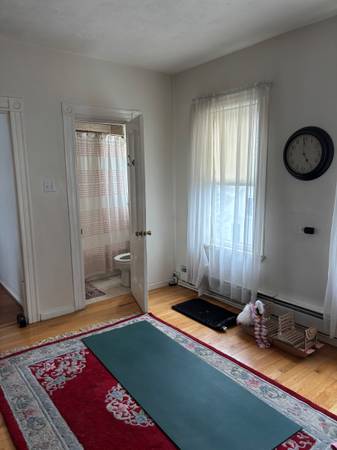 $1,025 / 2br - 🏡 Habitación soleada disponible en South Boston – A 3 minutos a pie de la línea roja 🚇 | (South Boston)63839293003393121