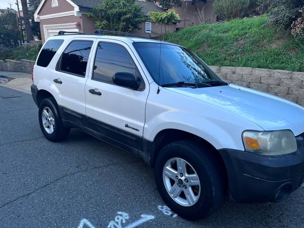 2006 Ford Escape Hybrid - Low Miles! 65,936 Original Miles - Clean Tit 1