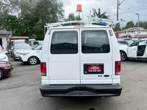 2013 Ford E-Series E 150 - Photo 3