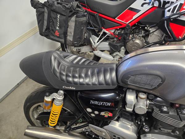 Thruxton  1200 Leather Corbin seat and cat delete 1