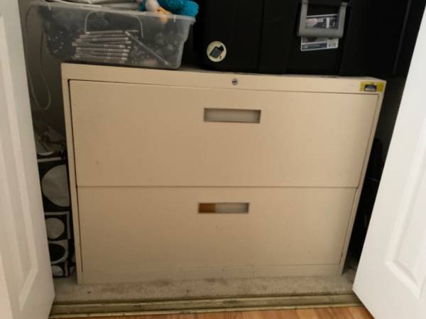 Metal file cabinet - FREE 1