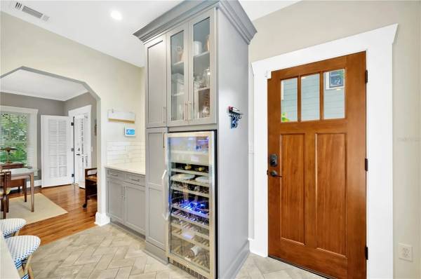 $2,235 / 2br - 1400ft2 - Renovated 2/2 with Bonus Space (Tampa, FL | SUWANEE HEIGHTS)63976137572099120