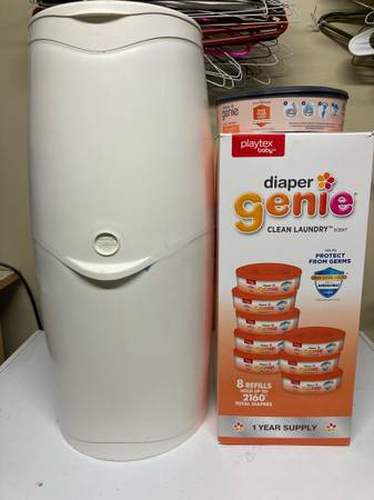 Playtex Diaper Genie and Refills 1