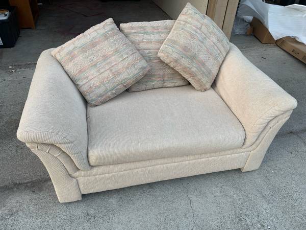 Cream Colored Loveseat $20 1