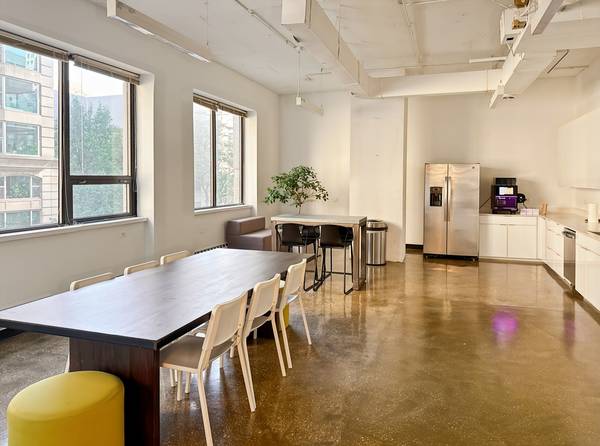 $1,059 Tour a 2–3 Person Office at 40 E. Huron — Call/Text Now! (Magnificent Mile)63898860451459123