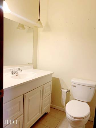 $750 / 2br - 170ft2 - Private $750 West BLOOMINGTON Room (all bills included) (West Bloomington)63868696607105122