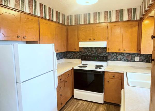 $1,410 / 2br - Salem 2B y WD en el lugar + chimenea, cerca de varias escuelas y más (Salem Sur)63660478458755124