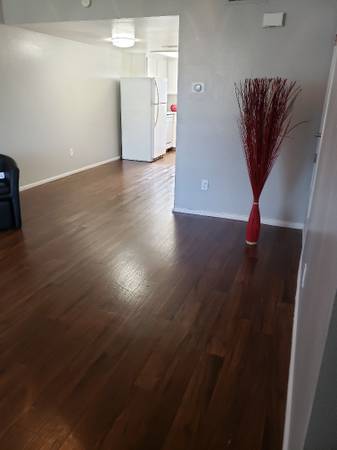 $1,825 / 3br - 1090ft2 - Move in Specials; hot deals going on right now! Call for details! (2001 E. Cross Ave Tulare CA, 93274)63809810149505120