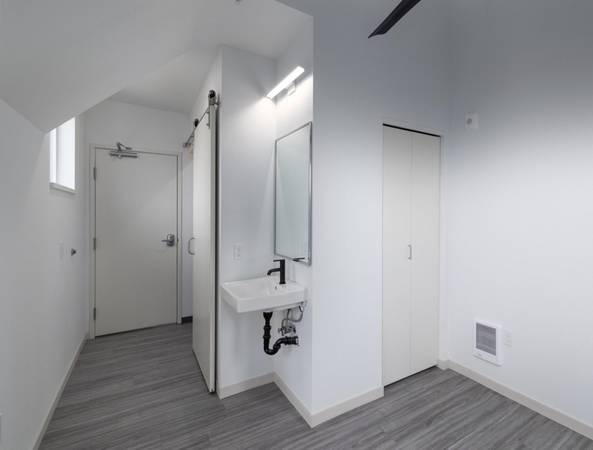 $700 / 1br - 2 MESES GRATIS! Cocina Profesional y Sala de Medios - 1B en Espacio de Convivencia (Barrio Rose City Park)63841708251137124