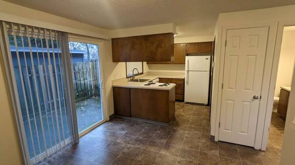 $2,025 / 3br - 1400ft2 - Vida cómoda. ¡Ubicación conveniente, amplio de 3 habitaciones y 1.5 baños! (Beaverton)63841708166787120