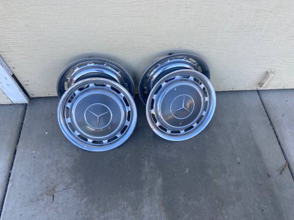 HAB CAP FOR 1977 280 SE MERCSDES 1