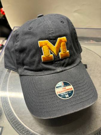 Michigan Wolverines Relaxed Fitted Size Medium Cap 1