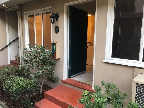 $1,450 / 1br - 600ft2 - * Midtown 1 Bdrm Apt, quiet, safe, new flooring, great neighborhood * (Sacramento Midtown)64043494746370120