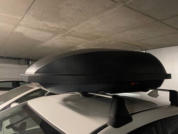 Yakima RocketBox 15 Cargo Carrier Roof Box 15cuft Lock+Key Thule 1