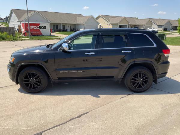 2017 Jeep Grand Cherokee Limited photo 4