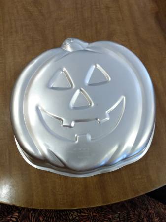 Cake Pan Pumpkin Design 1
