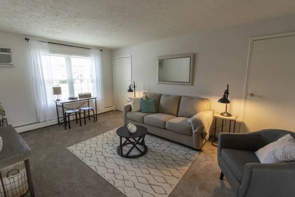 $1,235 / 2br - 880ft2 - 🏡  1BR from $1,065 | 2BR from $1,235 (7777 Compton Lake Dr)63685944436225123