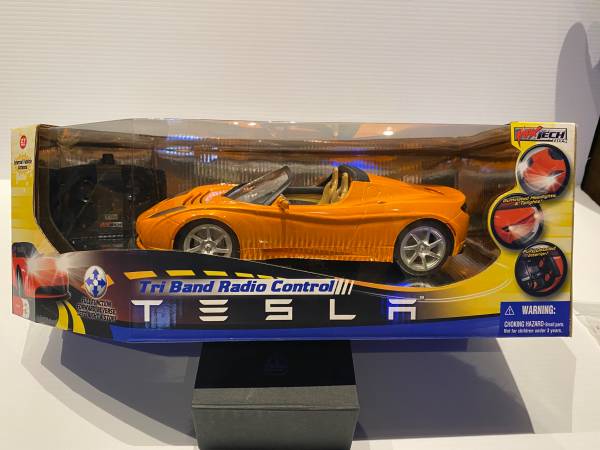 Rare Collectible - Orange 1:16 RC Tesla Roadster Model Car -New in Box 1