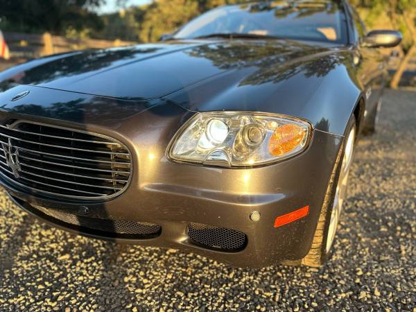 2005 Maserati Quattroporte - Mantenida con cariño, color GRIS PÁLIDO RARO, pocos kilómetros - $12,900 (Danville)63469885008899124
