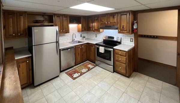 $1,500 / 2br - 0800ft2 - Downstairs 2 Bedroom Apartment Available 11/1/25 (Bristol, VT)63976979333378121