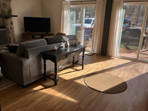 $1 / 3br - 1250ft2 - Foliage and Ski Rental Ready---  <"((((< ----Lake community-Pool Club (Towamensing Trails)63611895546625124