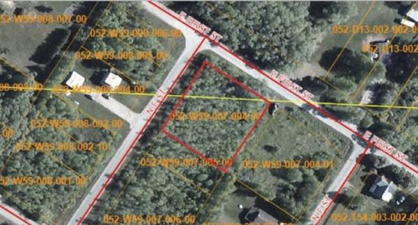 $16,500 Cheboygan Corner Lot - Private yet right in town! (Cheboygan)64037895470723121