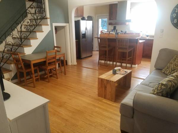 $775 / 5br - 100ft2 - Furnished Room with Shared Bathroom (utilities included) (Sacramento, midtown, Med Center, UCDMC, North Oak Park)64043665609346123