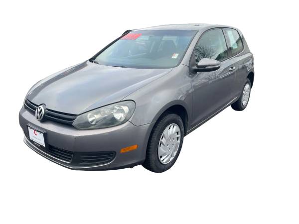 2010 Volkswagen Golf - Financing Available! 1