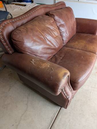 Loveseat 1