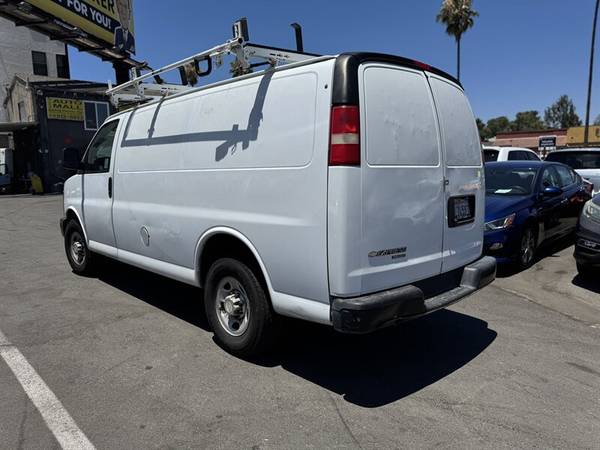 2014 Chevrolet Express 2500 - $9,995 (winnetka)63441037842435122