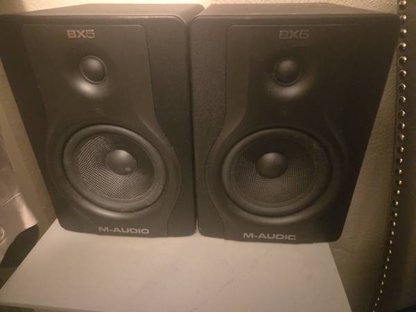 M Audio BX 5 Studio Monitors 1